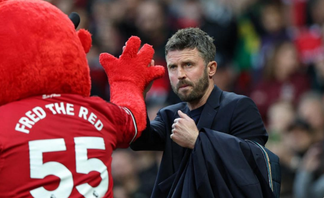 Kursi Panas Manchester United Tak Pernah Aman, Michael Carrick Terancam Jadi Korban Berikutnya Usai Era Ferguson